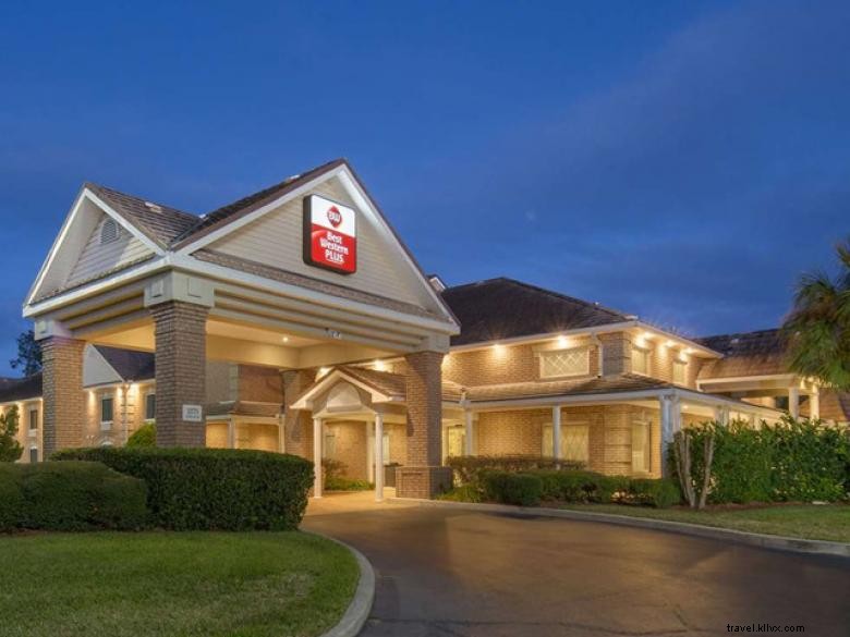 Best Western Plus Kingsland – Premium Comfort & Convenient Location