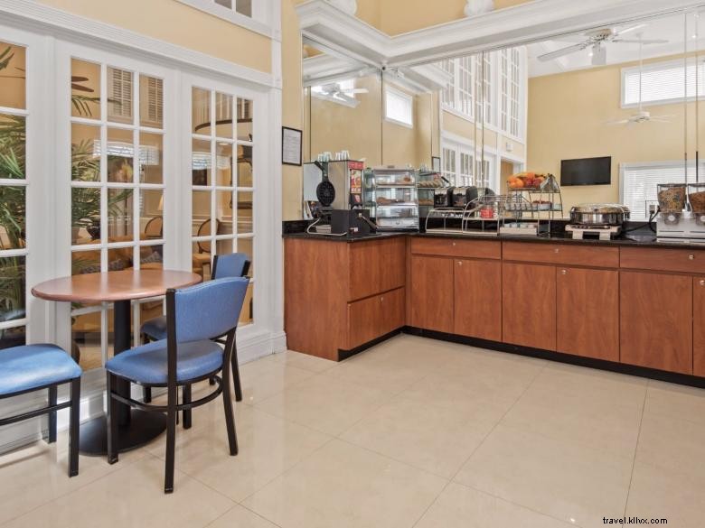 Best Western Plus Kingsland – Premium Comfort & Convenient Location