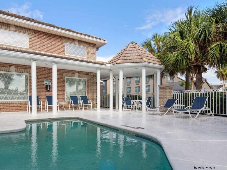 Best Western Plus Kingsland – Premium Comfort & Convenient Location