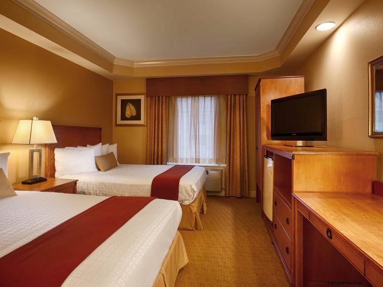 Best Western Plus Kingsland – Premium Comfort & Convenient Location