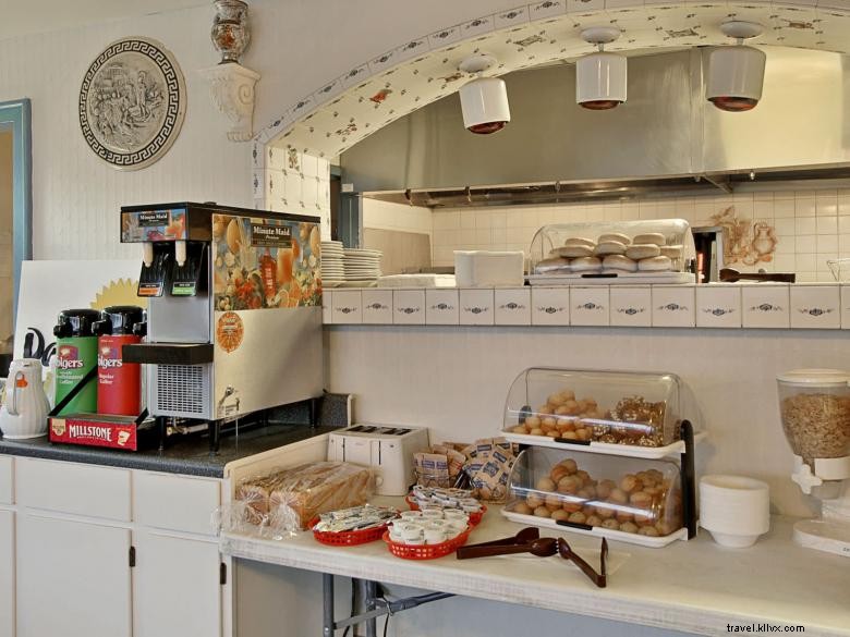 Comfortable Stay Near Savannah Airport – Days Inn by Wyndham