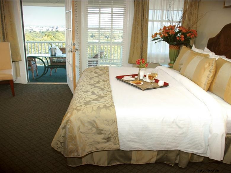 The Partridge Inn Augusta – Luxury Stay in Downtown, Curio Collection by Hilton