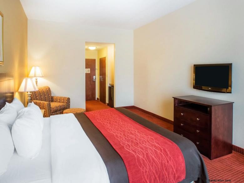 Comfort Inn Blackshear – Comfortable Rooms & Great Service