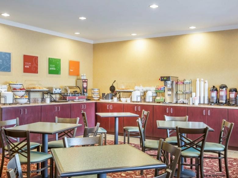 Comfort Inn Blackshear – Comfortable Rooms & Great Service