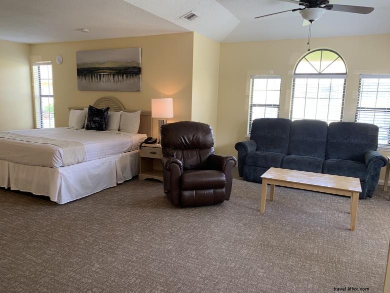 Mariner Suites Kingsland – Elegant Coastal Retreat in Georgia