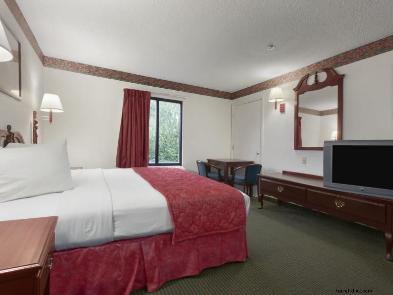 Ramada Limited Alpharetta – Modern Comfort & Convenient Location