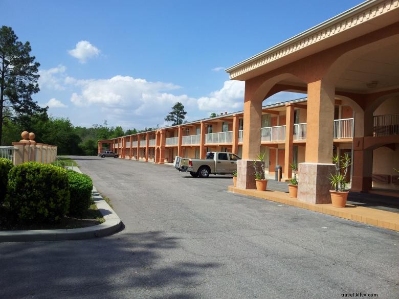 Regency Inn Valdosta – Comfortable Rooms & Excellent Service