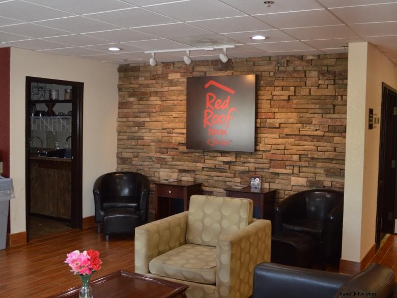 Red Roof Inn & Suites – Augusta West: Comfortable & Convenient Stay