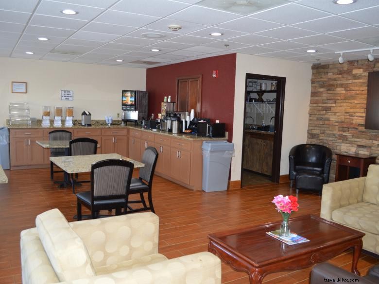 Red Roof Inn & Suites – Augusta West: Comfortable & Convenient Stay