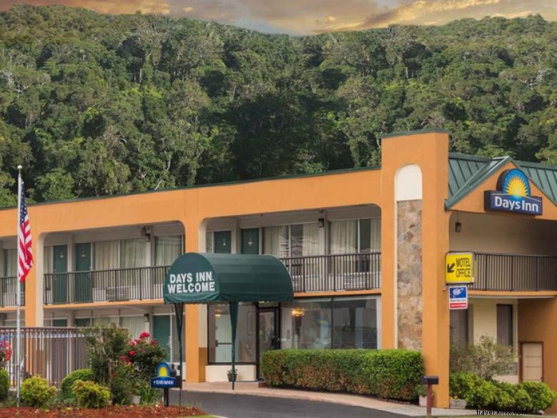 Days Inn by Wyndham Clayton – Comfortable & Convenient Stay in the Northeast Georgia Mountains