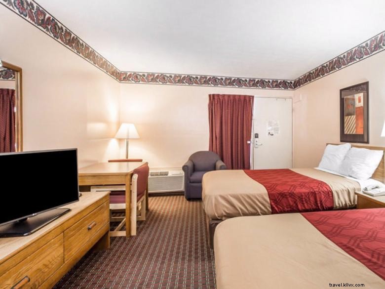 Econo Lodge McDonough – Affordable Comfort & Convenient Location