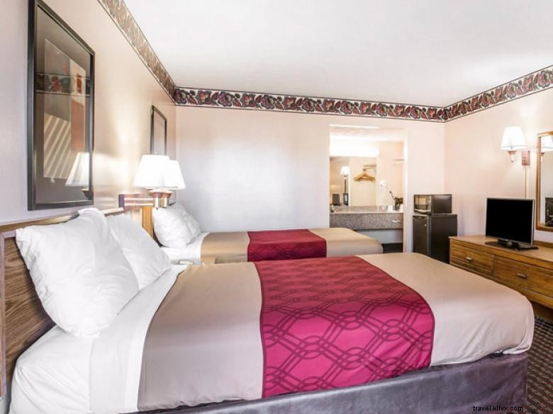 Econo Lodge McDonough – Affordable Comfort & Convenient Location