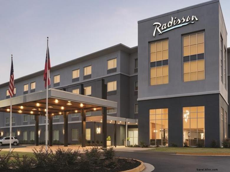Radisson Hotel Atlanta Airport: Luxury Stay Near Hartsfield‑Jackson & MARTA