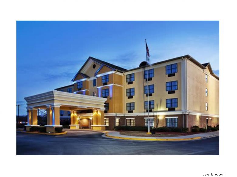 Holiday Inn Express & Suites Byron – Comfort & Convenience in Peach County