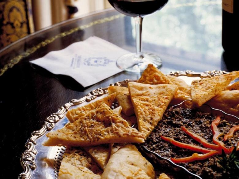 Ballastone Inn – Historic Luxury Bed & Breakfast in Savannah, GA