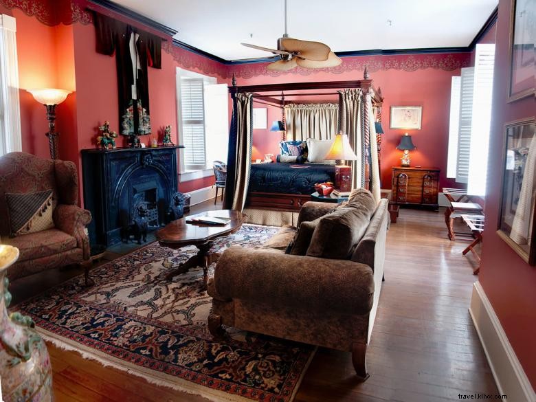 Ballastone Inn – Historic Luxury Bed & Breakfast in Savannah, GA