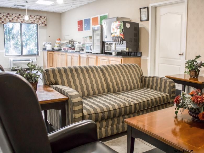 Comfort Suites Savannah North – Port Wentworth | Modern Comfort & Convenient Location