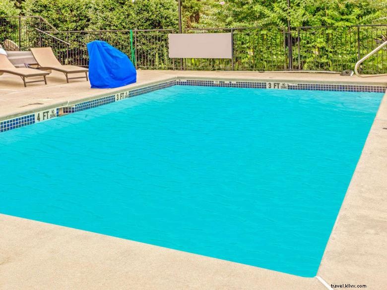 Quality Suites – Comfortable Stays Near Atlanta Airport East