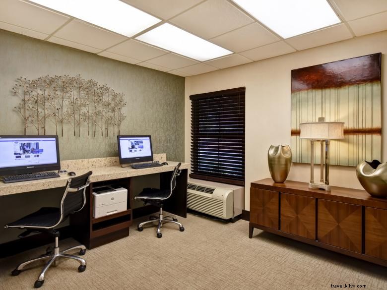 Hampton Inn Atlanta – Comfort & Convenience Near Mall of Georgia