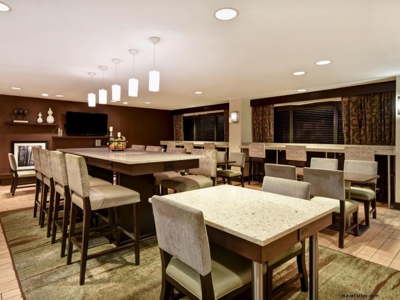 Hampton Inn Atlanta – Comfort & Convenience Near Mall of Georgia