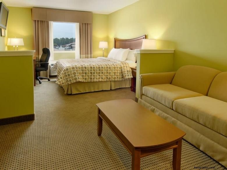 Days Inn & Suites by Wyndham Swainsboro – Modern Comfort & Free Breakfast