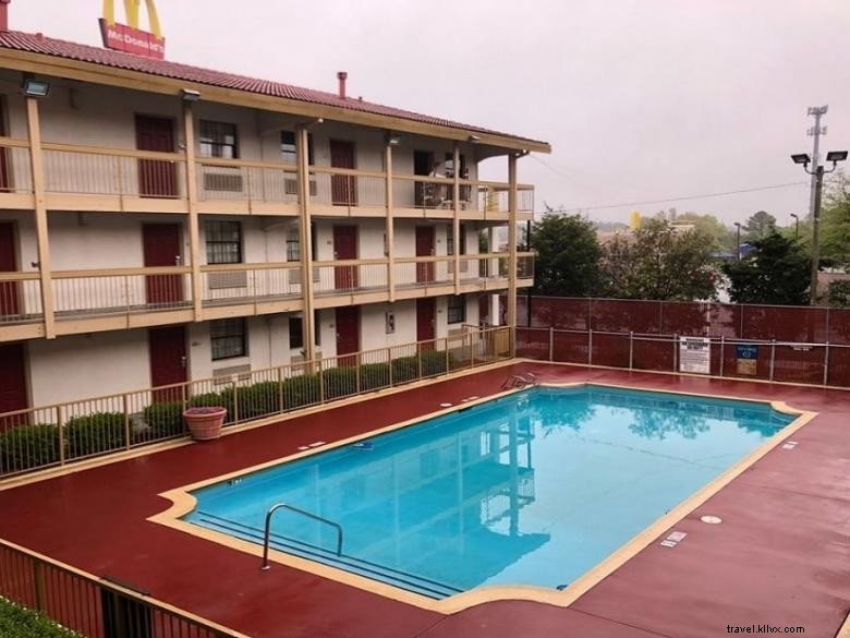 Experience Comfort & Convenience at Horizon Inn & Suites Norcross