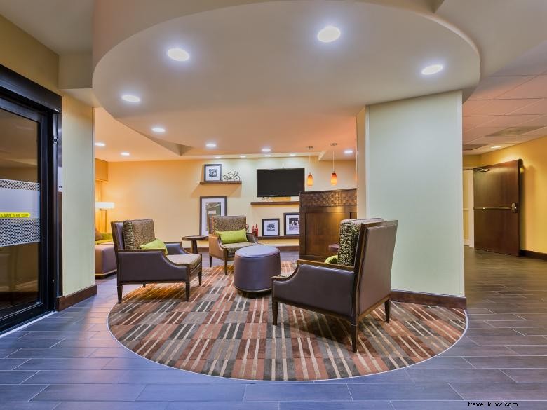 Stay Comfortably at Hampton Inn Conyers – Modern Rooms & Friendly Service