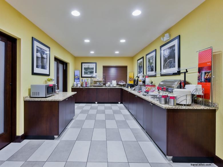 Stay Comfortably at Hampton Inn Conyers – Modern Rooms & Friendly Service