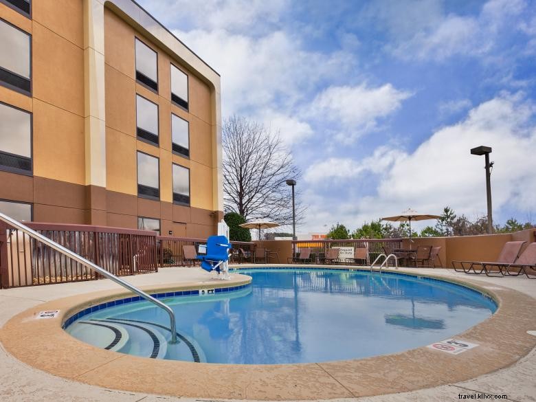Stay Comfortably at Hampton Inn Conyers – Modern Rooms & Friendly Service