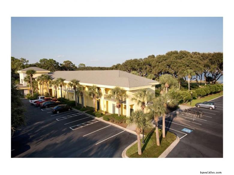 Beachview Club Hotel – Premium Beachfront Resort