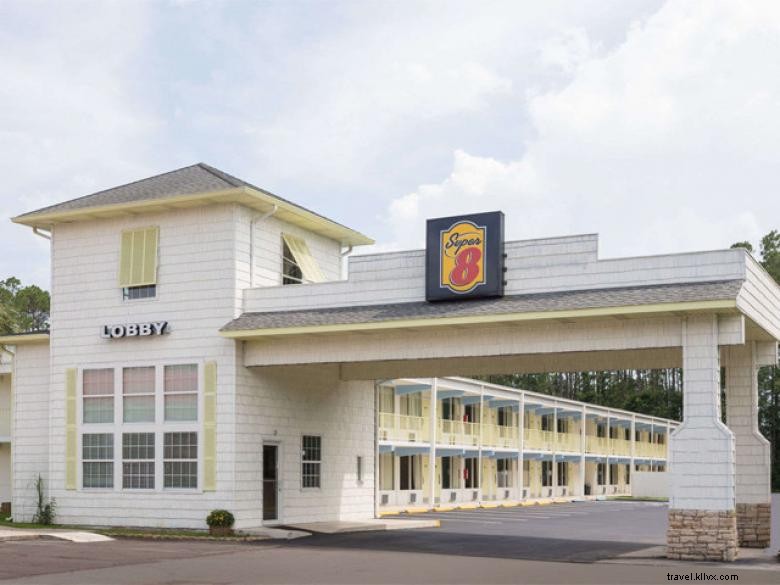 Wyndham Super 8 Kingsland – Comfortable & Affordable Accommodation