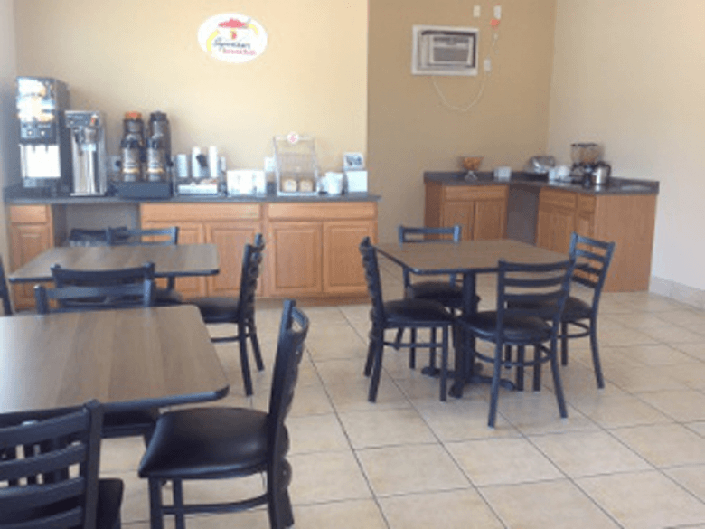 Wyndham Super 8 Kingsland – Comfortable & Affordable Accommodation