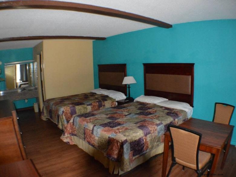 Sun Down Lodge – Your Luxury Retreat in Locust Grove