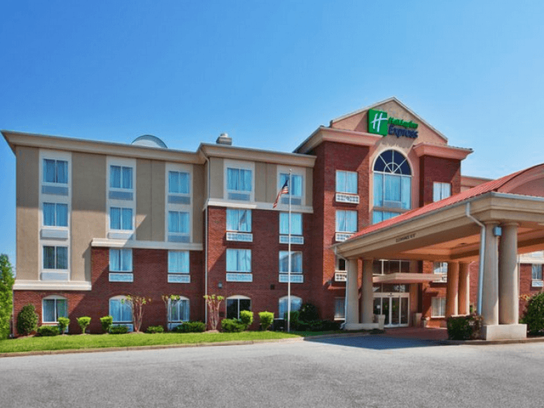Holiday Inn Express & Suites – Atlanta Johns Creek: Ideal for Business & Leisure