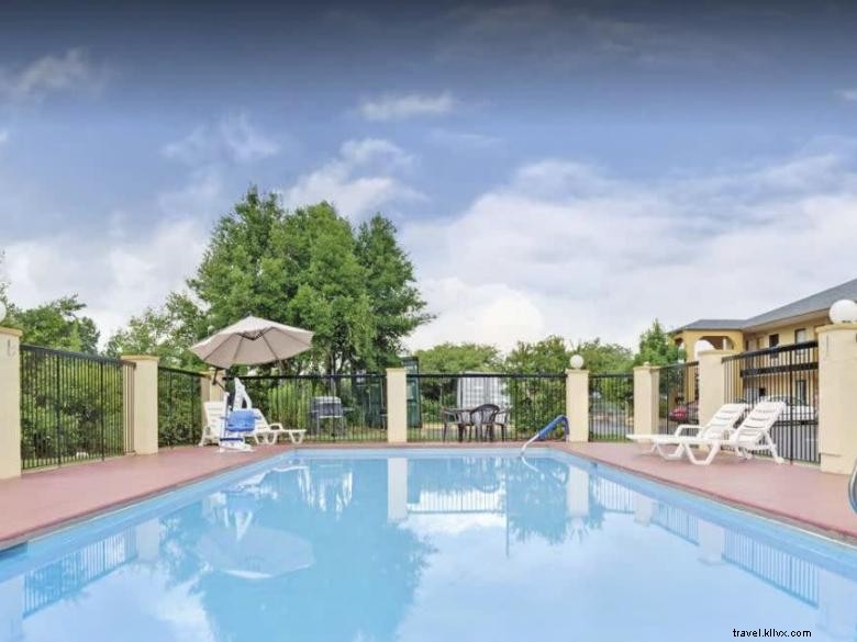 Red Carpet Inn & Suites – Premier Luxury Accommodation in Newnan, GA