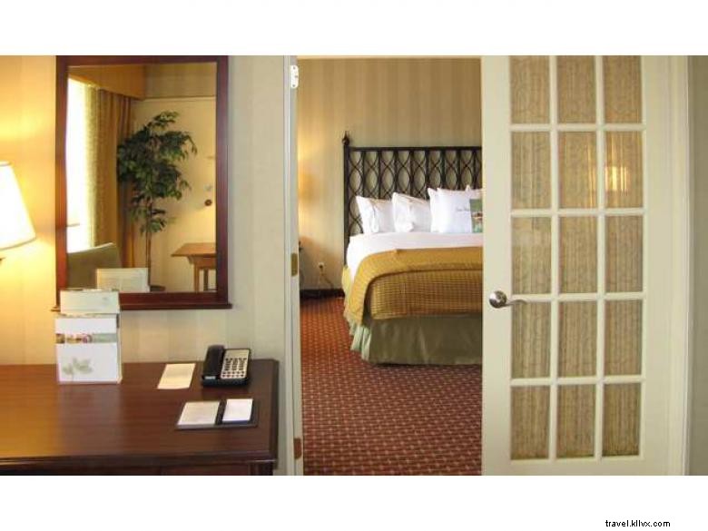 DoubleTree by Hilton Hotel Atlanta – Marietta: Luxury & Comfort in the Heart of the City