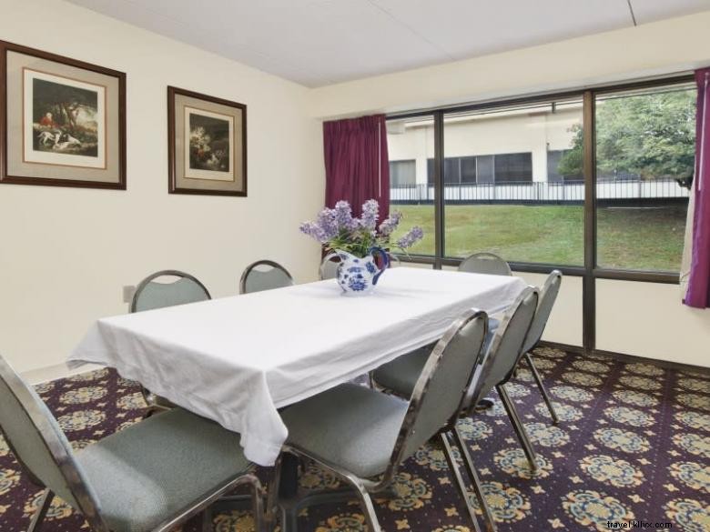 Days Inn by Wyndham Valdosta – Convenient, Comfortable Stay Near Valdosta Mall