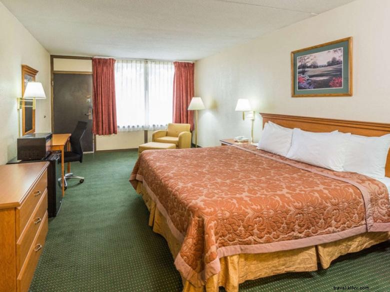 Days Inn by Wyndham Valdosta – Convenient, Comfortable Stay Near Valdosta Mall