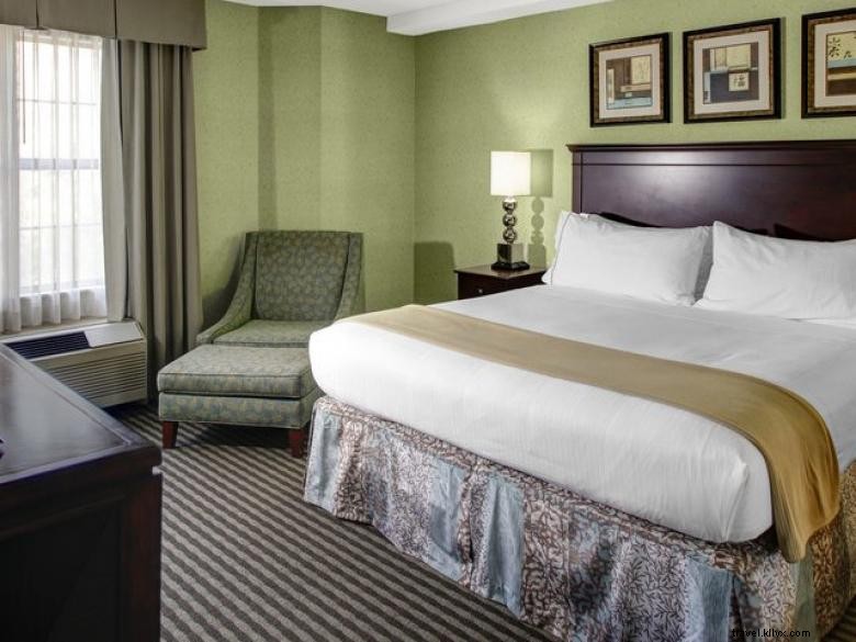 Holiday Inn Express & Suites – Buckhead, Atlanta: Modern Comfort & Convenient Location