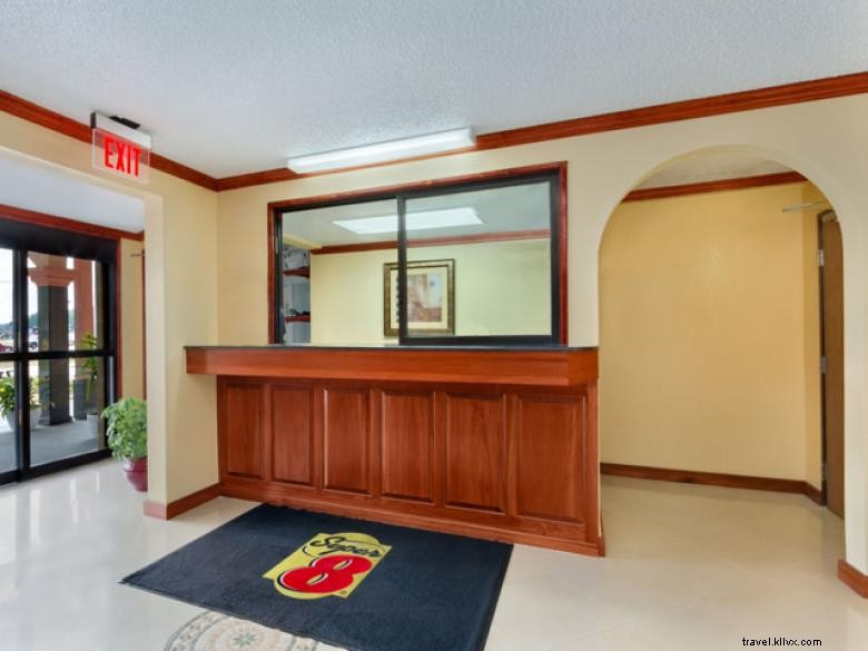 Super 8 by Wyndham Waycross – Affordable Comfort in Coastal Georgia