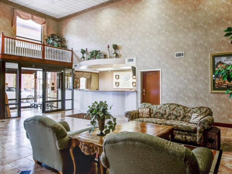 Comfort Suites: Premium Stay Near Robins Air Force Base