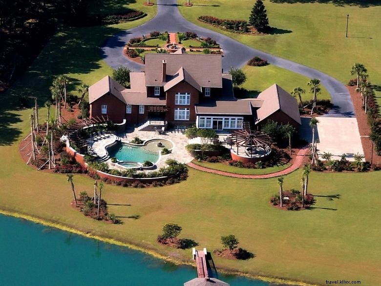 Lenox River Ranch: 8,800‑sq‑ft Luxury Lodge with Conference & Spa Amenities