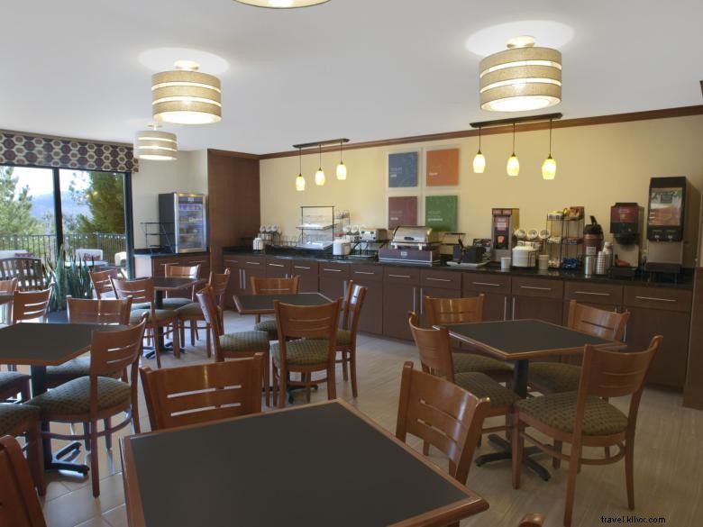 Stay Comfortable & Convenient at Quality Inn & Suites in Dawsonville