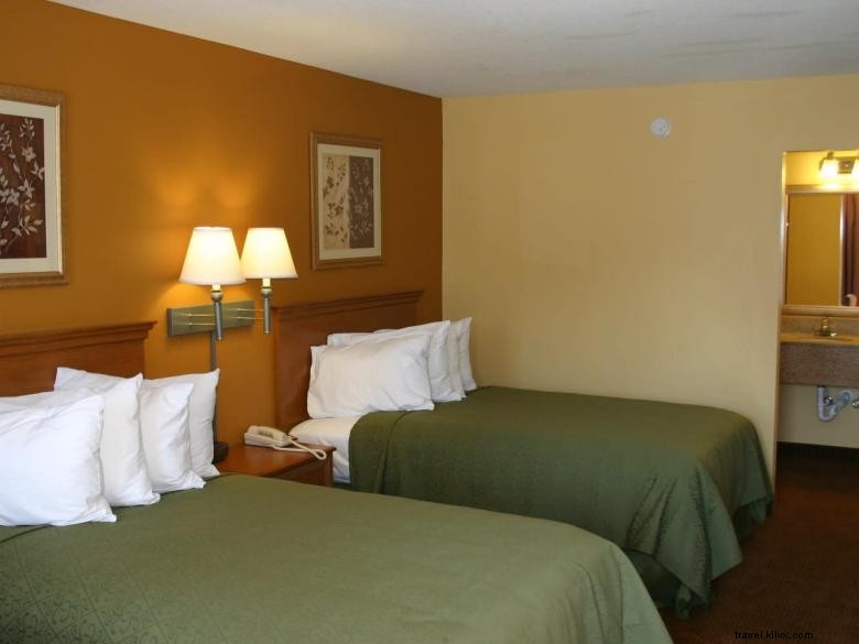 Quality Inn & Suites Cartersville – Comfortable Family-Friendly Hotel