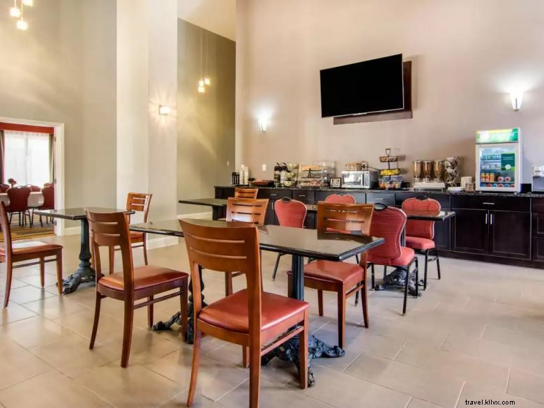 Comfort & Convenience: Quality Inn Toccoa – Your Home Away from Home