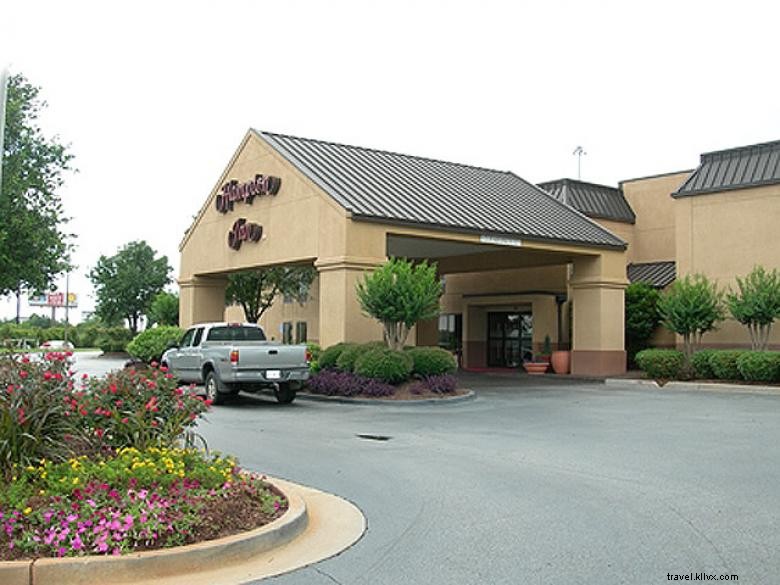 Stay Comfortable at Hampton Inn Perry – Modern Rooms & Friendly Service