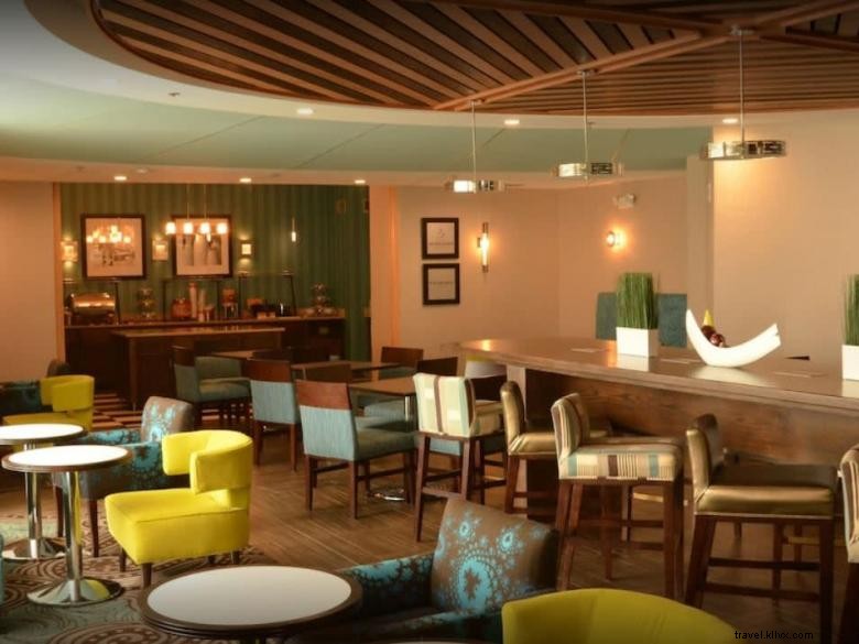 Stay Comfortable at Hampton Inn Perry – Modern Rooms & Friendly Service