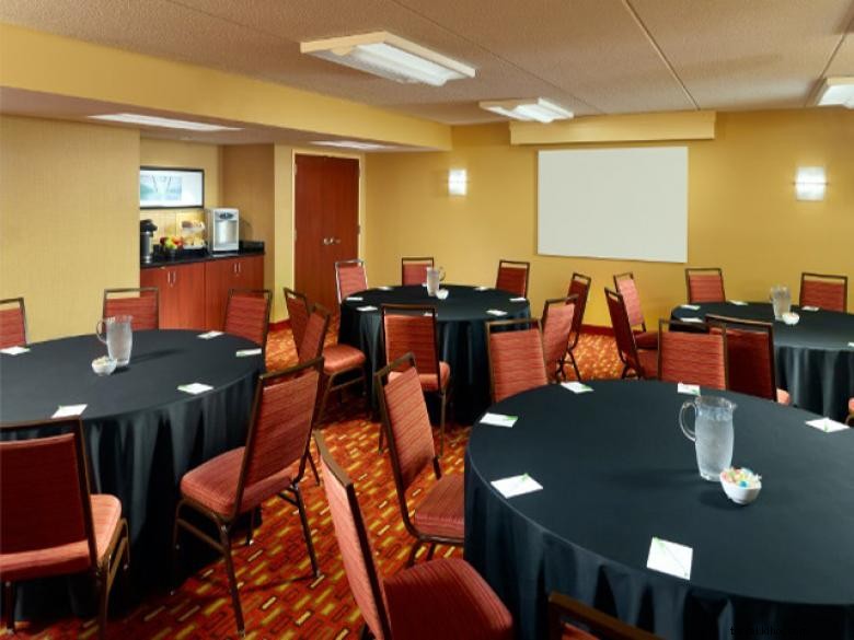 Courtyard by Marriott Atlanta Airport South – Convenient Comfort Near the Airport