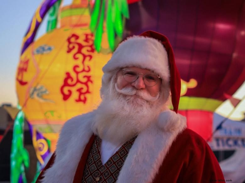 Illuminate Chinese Lantern Festival and Acrobat Show – A Spectacular Cultural Experience