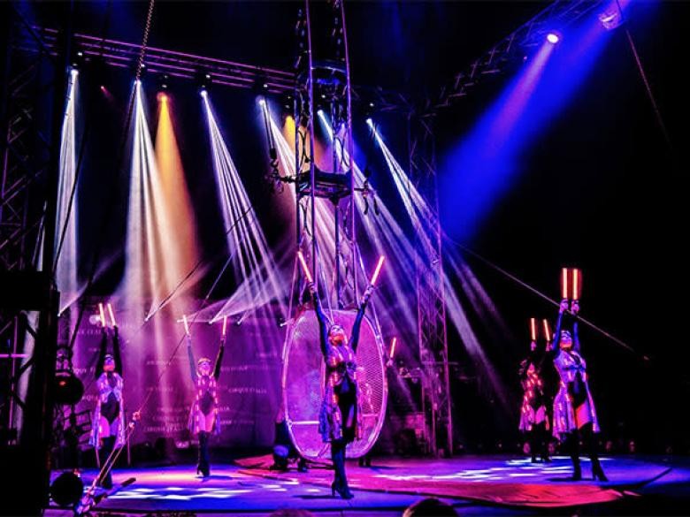 Cirque Italia – Silver Unit Water Circus: An Italian Aquatic Spectacle